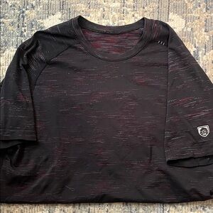 Men's Black and Red Lululemon golf training T- shirt size large